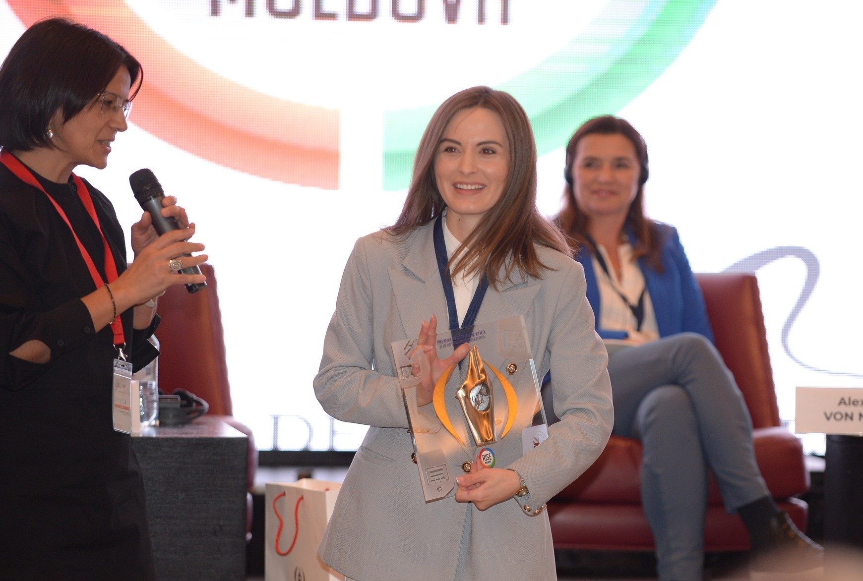 Rise.md este câștigătorul Premiului Național de Etică și Deontologie Jurnalistică 2022.jpg